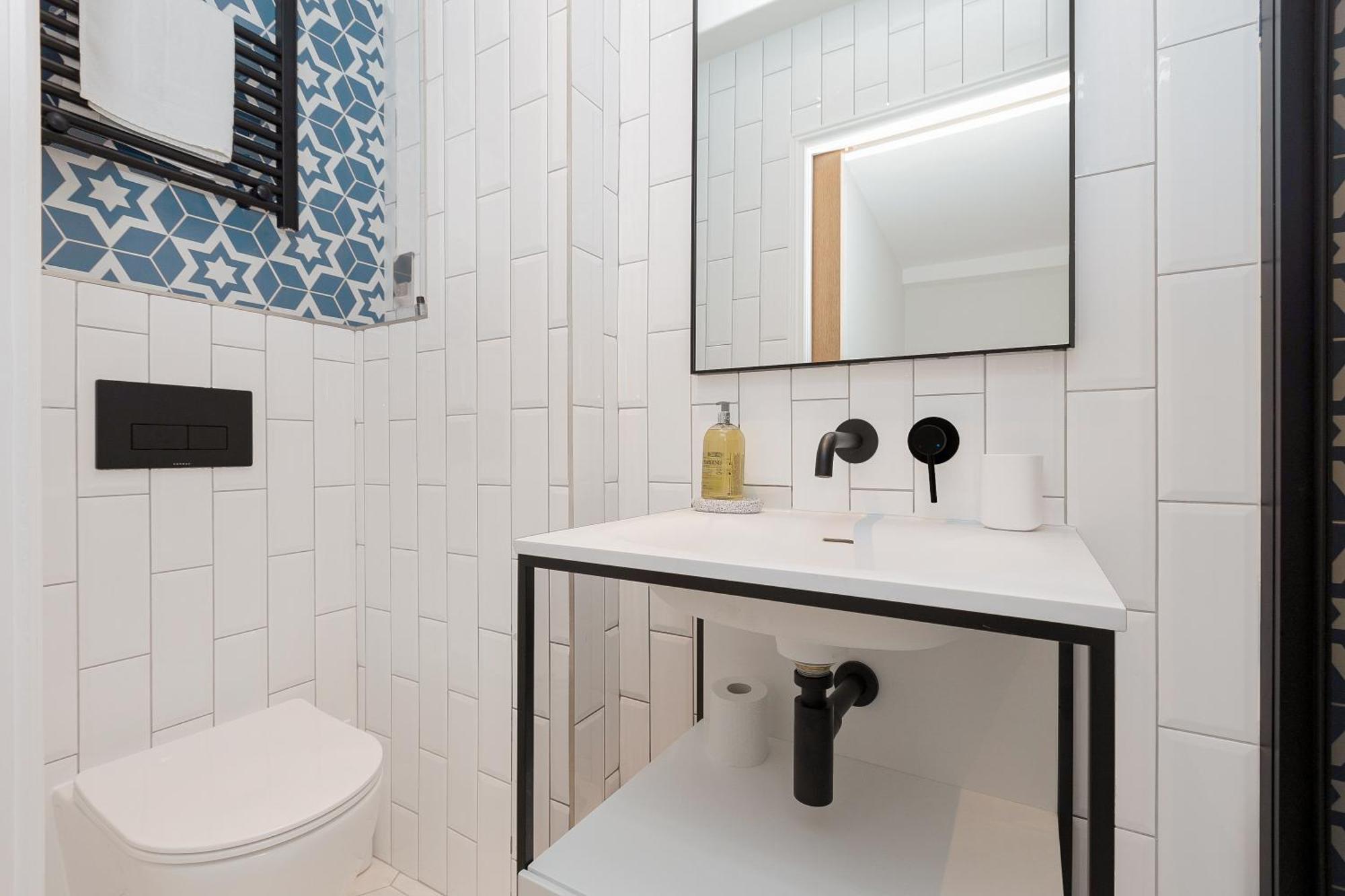 Contemporary 2br Duplex With A Patio In Chelsea *