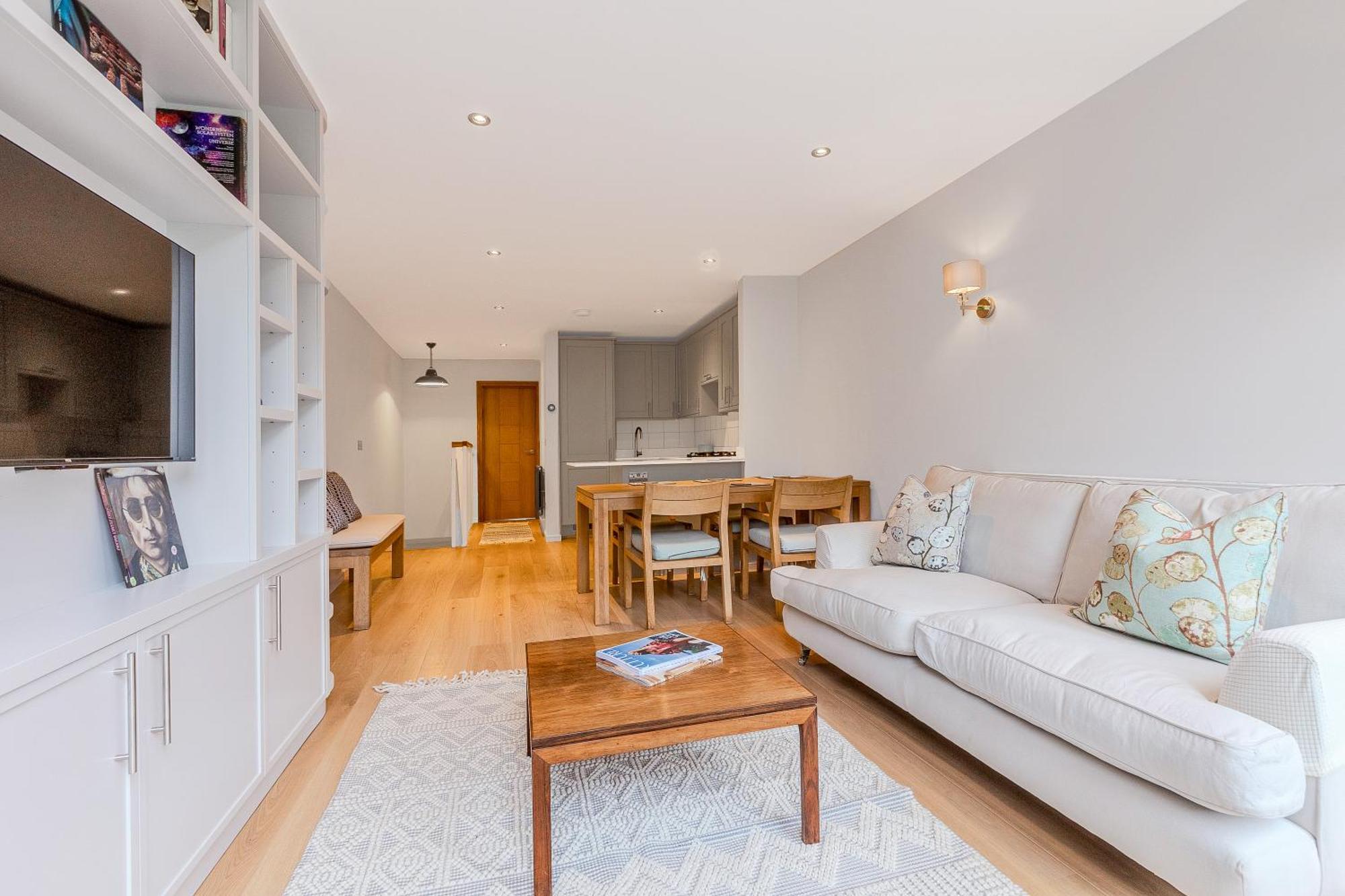 Contemporary 2br Duplex With A Patio In Chelsea Appartement Londres