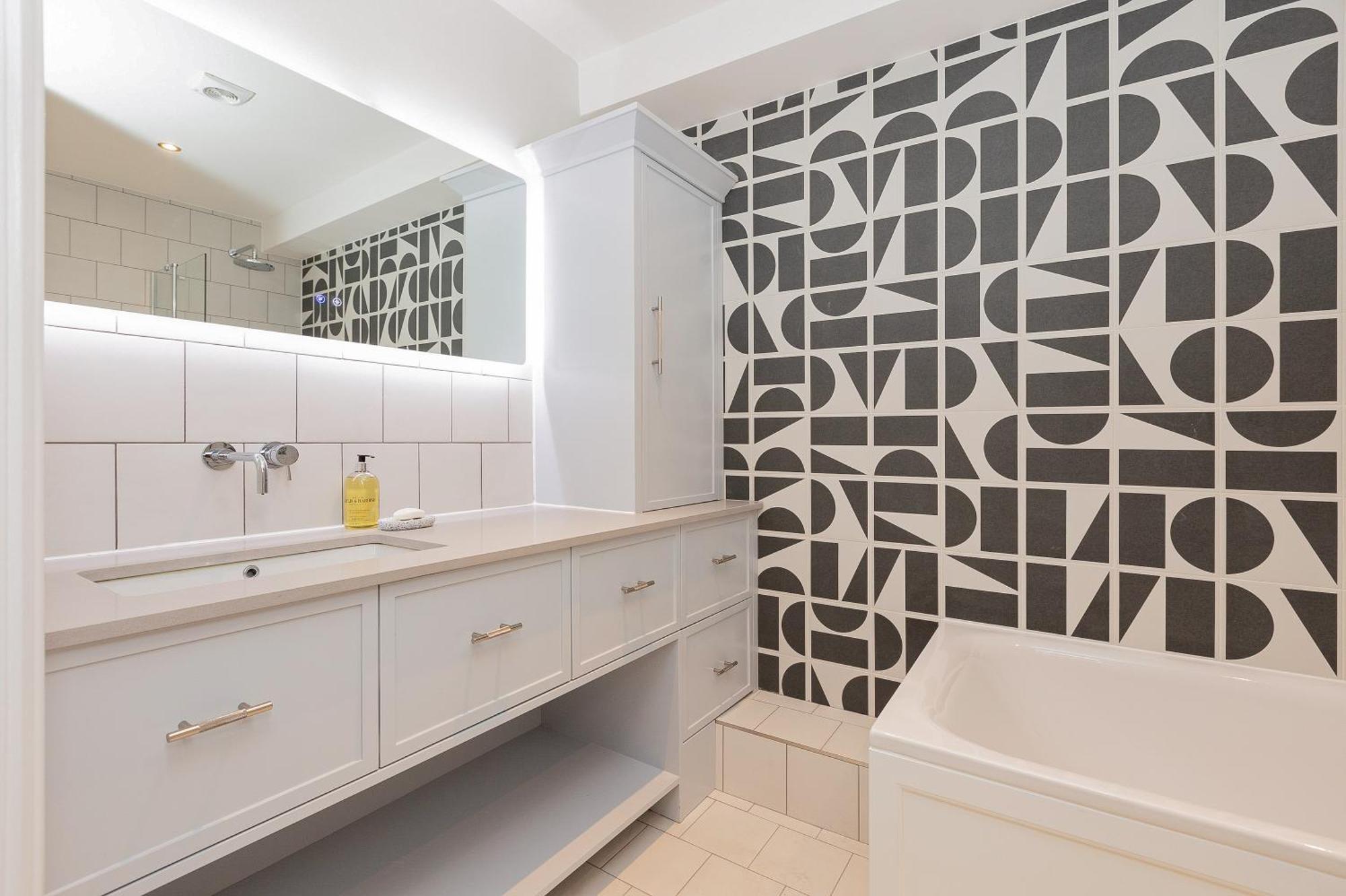 Contemporary 2br Duplex With A Patio In Chelsea Appartement