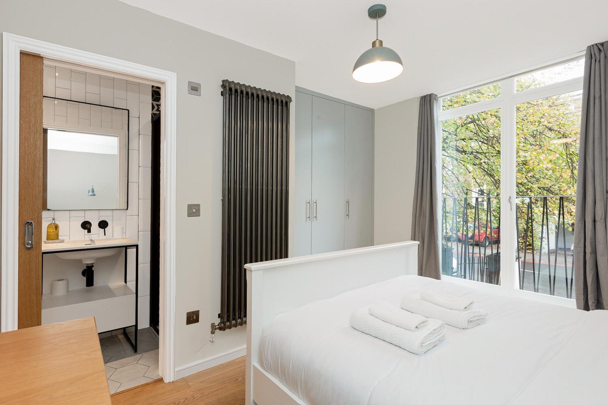 Contemporary 2br Duplex With A Patio In Chelsea Londres