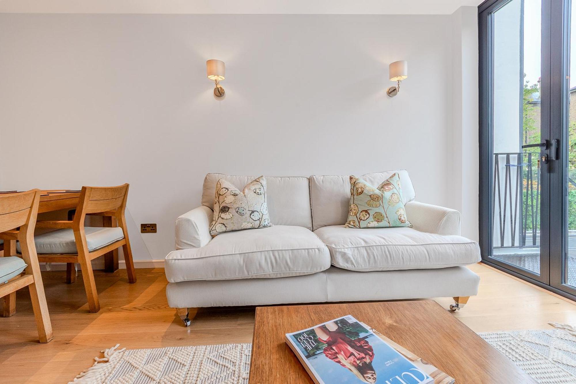 Contemporary 2br Duplex With A Patio In Chelsea Apartment *